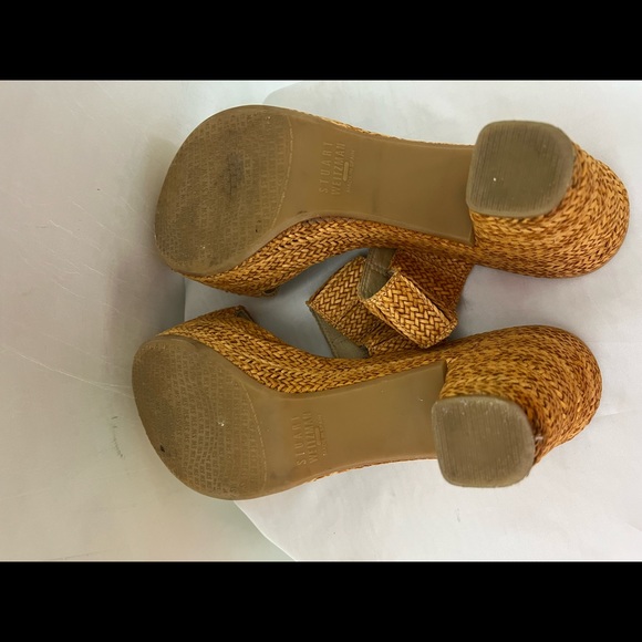 Stuart Weitzman Rattan Sandals - Picture 4 of 7